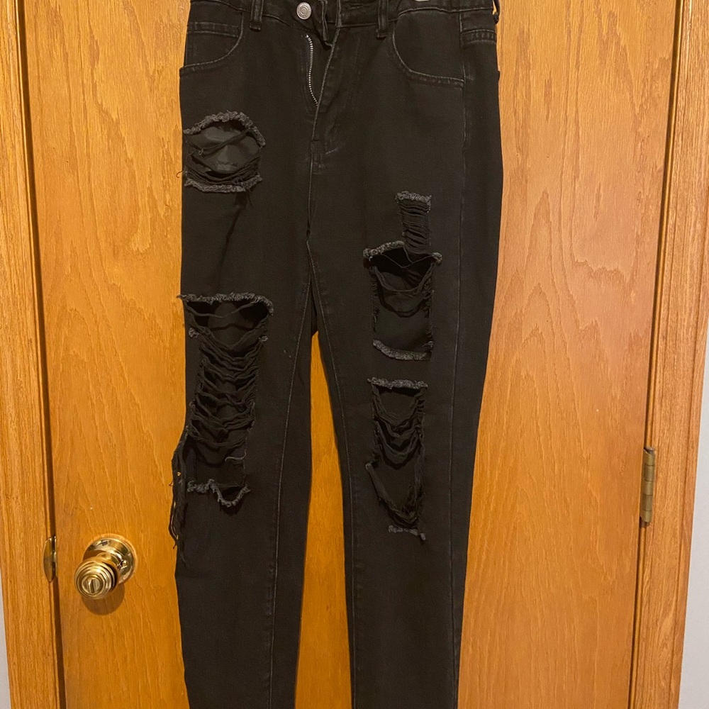 Black ripped mom jeans